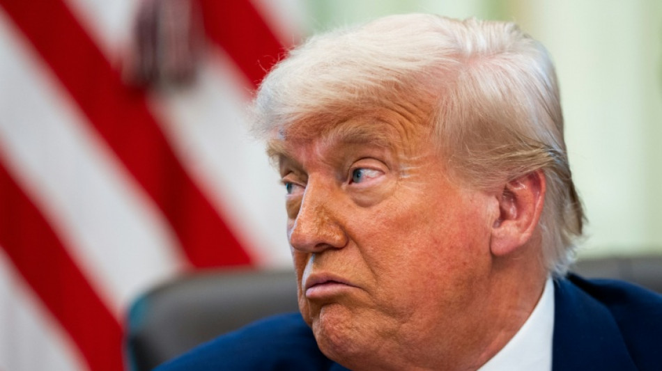 Los Macron "están bien", dice Trump sobre el video viral del matrimonio