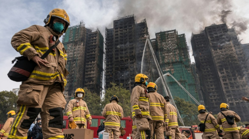 Hong Kong procura centenas de desaparecidos após incêndio que deixou mais de 80 mortos