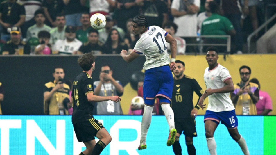 American midfielder Tillman joins Leverkusen from PSV