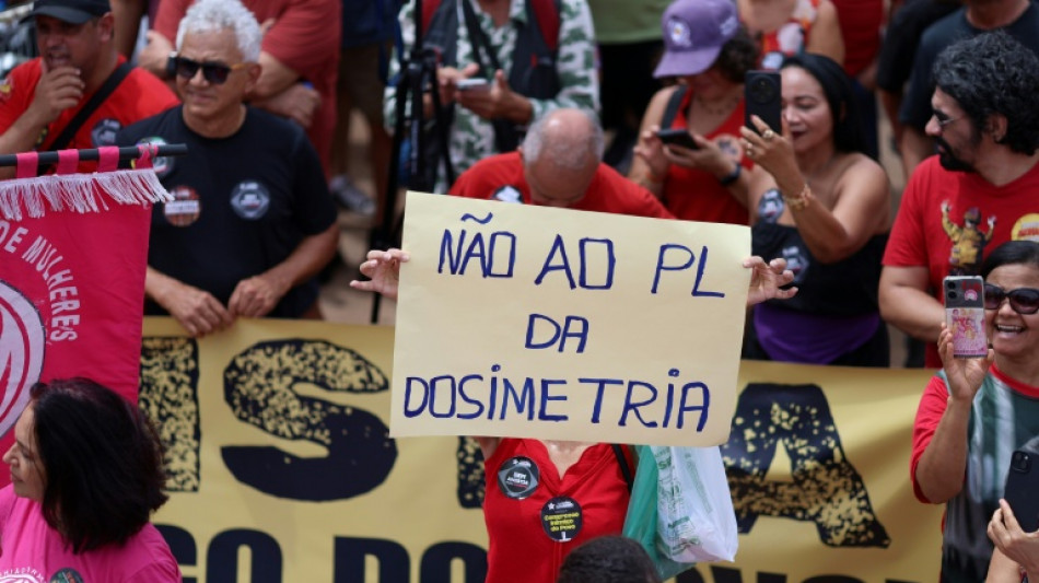 Manifestantes v&atilde;o &agrave;s ruas em todo o pa&iacute;s contra PL da Dosimetria