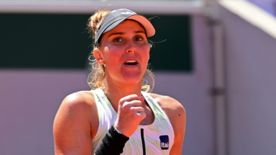 Tr&ecirc;s anos ap&oacute;s suspens&atilde;o por doping, Bia Haddad faz hist&oacute;ria ao chegar &agrave;s quartas de final em Roland Garros