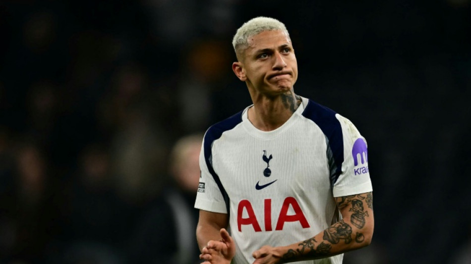 Spurs search for salvation, Arsenal ready for title charge