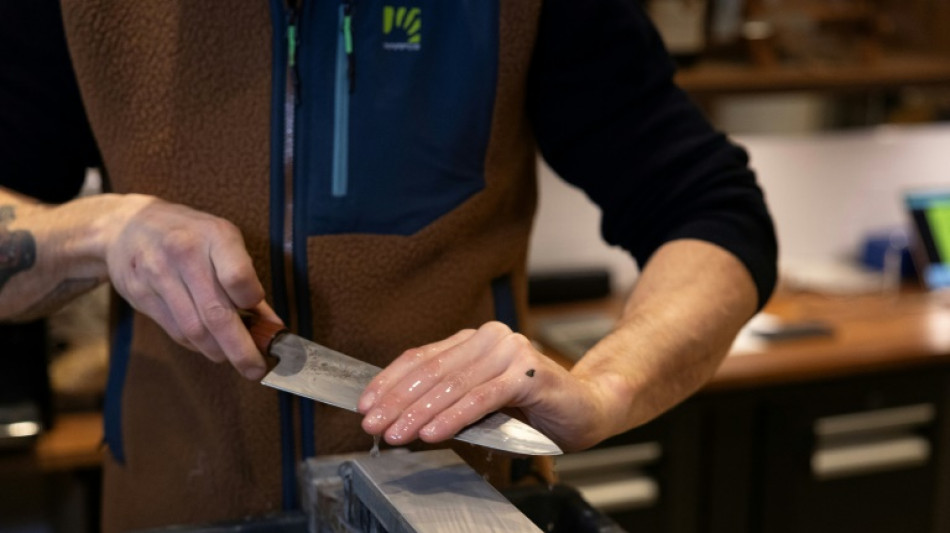 Gastronomie: les aff&ucirc;teurs de couteaux, des artisans aussi rares qu'indispensables