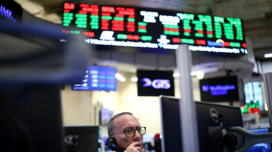 Les Bourses marquent le pas pour d&eacute;buter une semaine marathon
