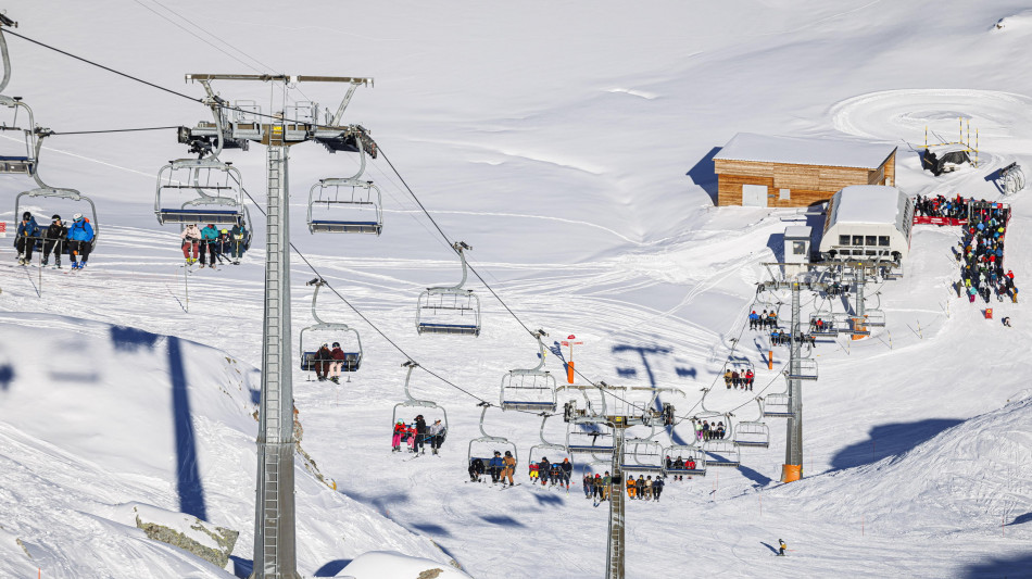Esplosione in stazione sciistica svizzera, diversi morti