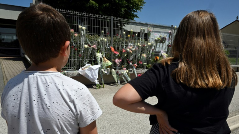 Surveillante tu&eacute;e: vers la mise en examen du coll&eacute;gien, minute de silence dans les &eacute;tablissements