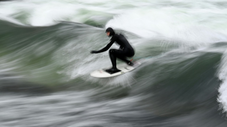 Surferwelle an M&uuml;nchner Eisbach nach Reinigungsarbeiten verschwunden