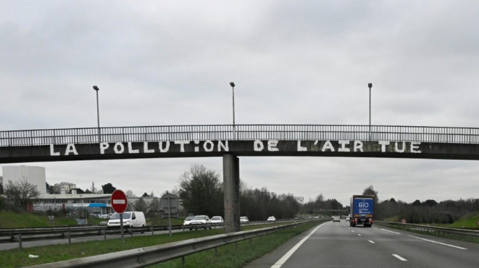 Air: les &eacute;missions de polluants en baisse mais encore des &eacute;pisodes de pollution, selon un rapport gouvernemental