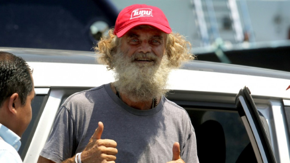 N&aacute;ufrago australiano rescatado con su perra por atunero mexicano agradeci&oacute; estar vivo