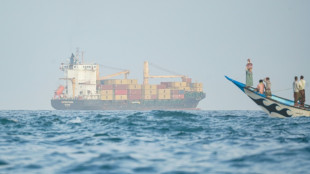 Hut&iacute;es de Yemen toman una isla clave en el estrecho que da acceso al mar Rojo