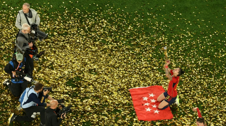 Se viraliza un beso del presidente de la Federaci&oacute;n Espa&ntilde;ola a Jenni Hermoso