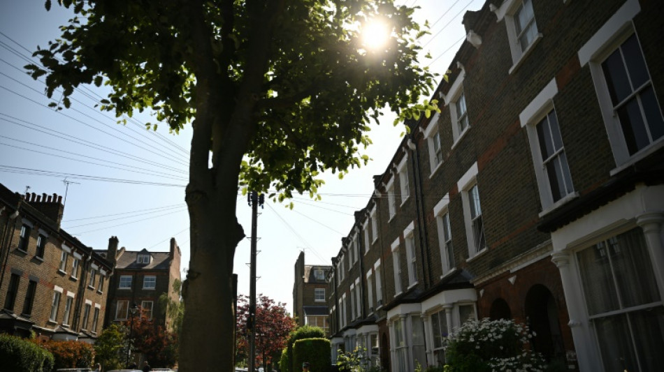 La polic&iacute;a brit&aacute;nica detiene a una tercera persona en relaci&oacute;n a los incendios en propiedades de Starmer