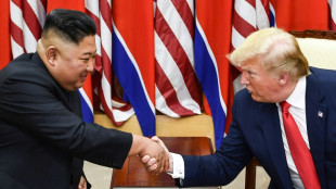Trump reduz exerc&iacute;cios militares com Coreia do Sul e sugere contatos com o Norte