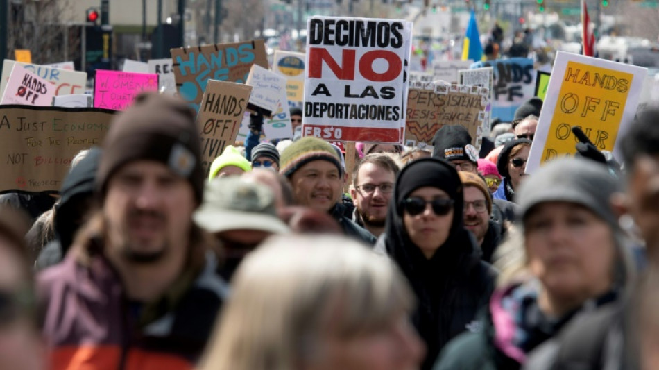 Trump lanza un programa con vuelos gratuitos para migrantes para autodeportarse