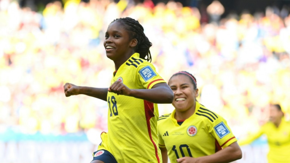 Col&ocirc;mbia estreia com vit&oacute;ria sobre a Coreia do Sul (2-0) na Copa Feminina