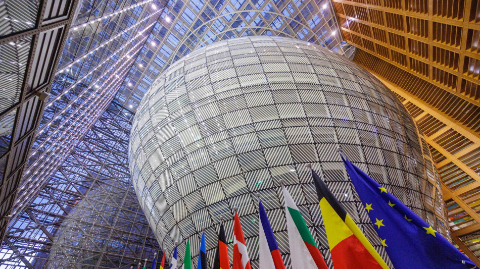 Ft, Ue valuta dazi da 93 miliardi contro gli Usa per la Groenlandia