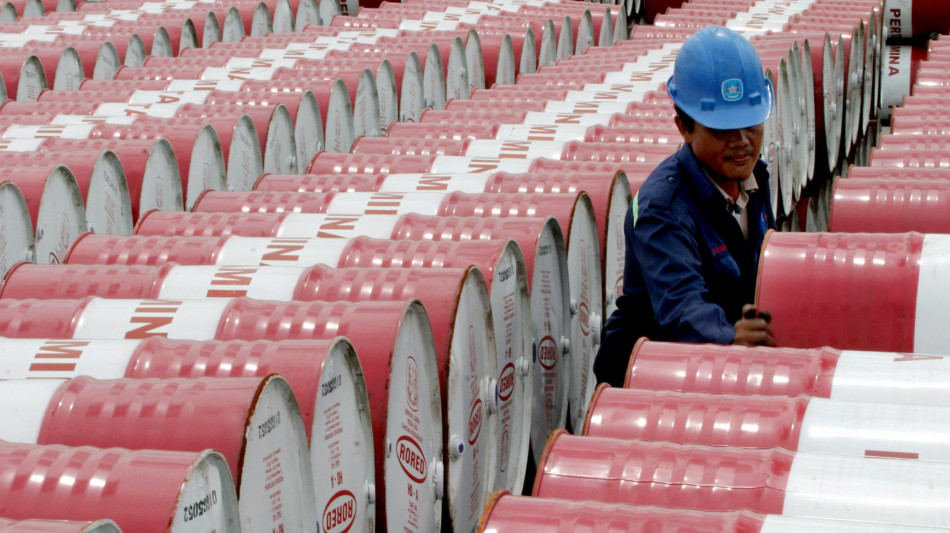 Il prezzo del petrolio in caduta libera, il Wti cede il 4%