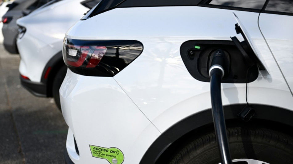 Trump unterzeichnet Resolutionen gegen Kaliforniens Politik zugunsten von E-Autos
