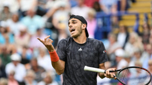 Cer&uacute;ndolo avan&ccedil;a &agrave;s semifinais do torneio de Eastbourne