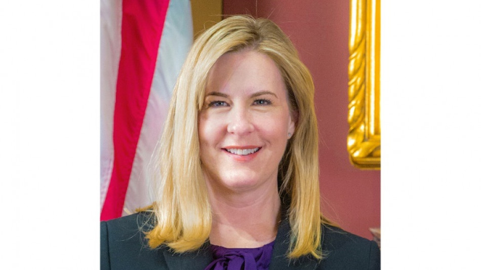 Hombre disfrazado de polic&iacute;a mata a tiros a congresista dem&oacute;crata en EEUU