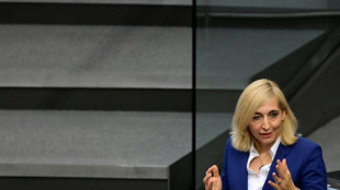 Warken setzt Kommission zu Stabilisierung von Krankenkassen-Beitr&auml;gen ein