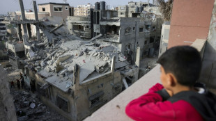 Al menos 33 muertos en bombardeos israel&iacute;es en Gaza, incluidos muchos ni&ntilde;os, reportan los rescatistas