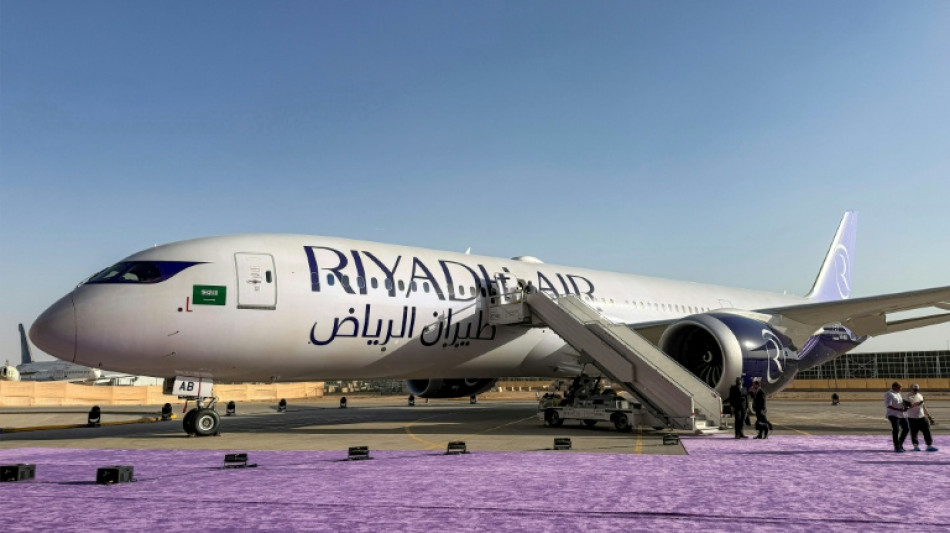Nueva aerol&iacute;nea saudita inicia operaciones en medio de la guerra de Oriente Medio