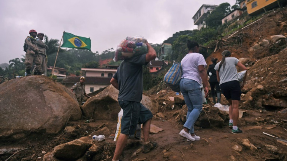 Los muertos por lluvias torrenciales r&eacute;cord en Petr&oacute;polis suben a 178