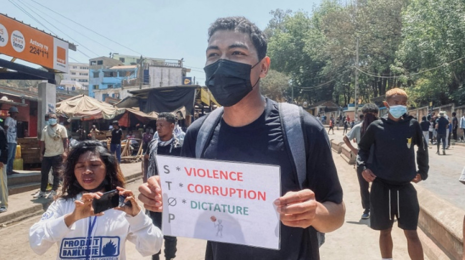 Madagascar: forces de l'ordre face aux manifestants, qui demandent le d&eacute;part du pr&eacute;sident