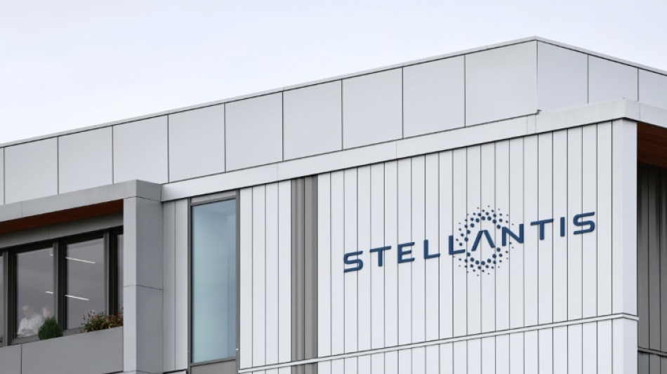 Stellantis commence &agrave; redresser ses ventes mais la Bourse s'inqui&egrave;te de charges &agrave; venir