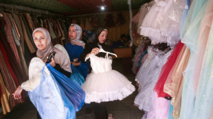 A Gaza, les ruses de couturiers pour recr&eacute;er des robes de princesses