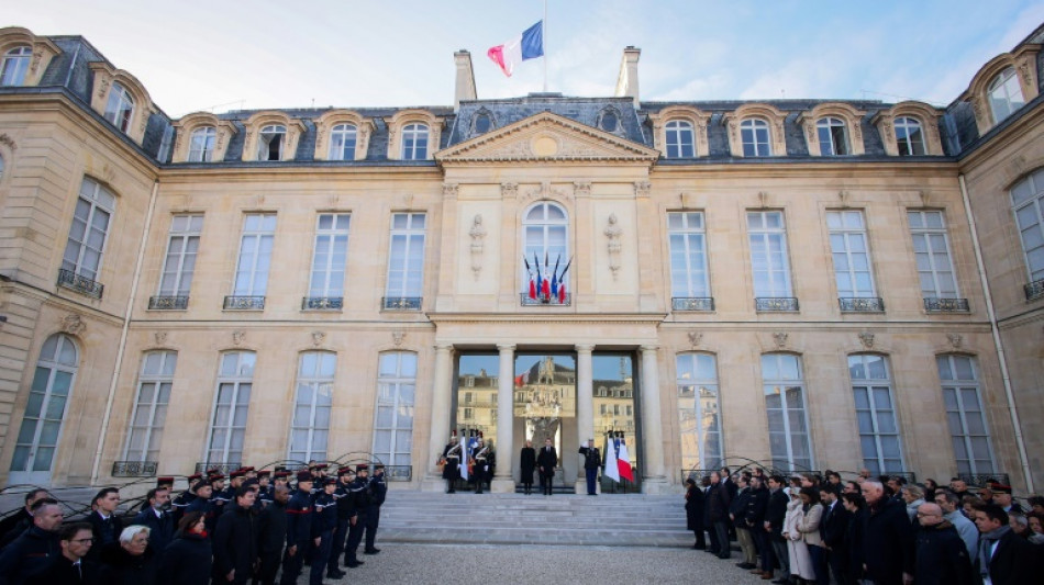 Une minute de silence nationale pour "entourer les Mahorais" apr&egrave;s un cyclone d&eacute;vastateur &agrave; Mayotte