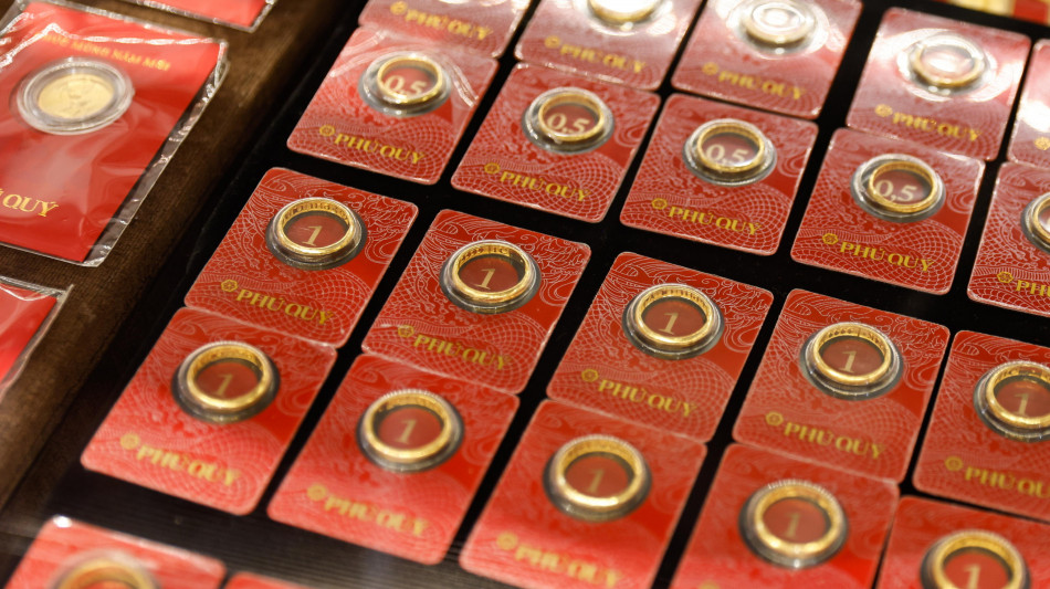 Vietnam, file alle gioiellerie per l'oro portafortuna nonostante prezzi record