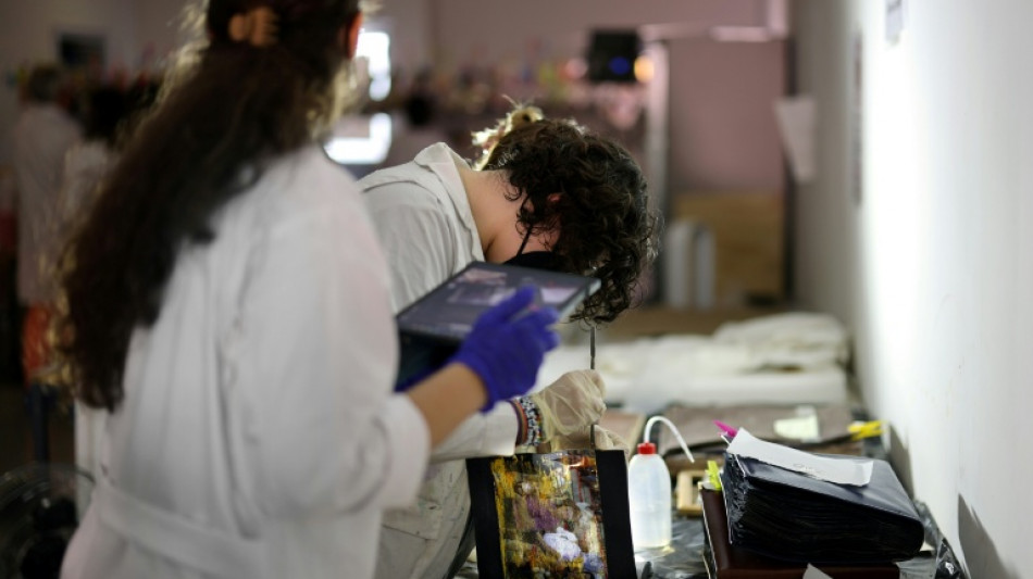 El proyecto que salvó del barro miles de fotos tras las inundaciones en España