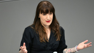 Linke wirft Merz-Regierung "zynische" Politik und "Armenhass" vor 