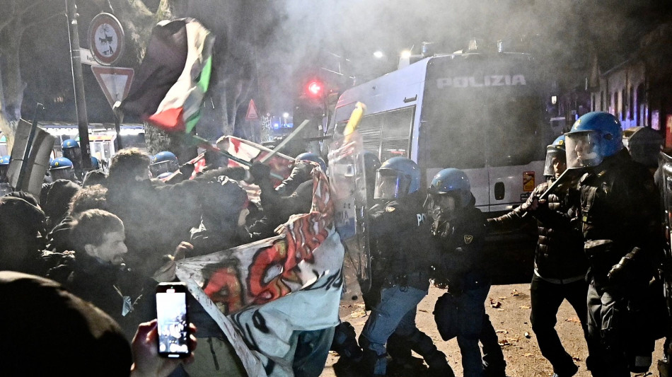 I manifestanti tentano rientro in Askatasuna ma vengono respinti