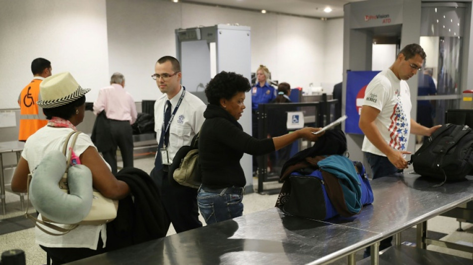 US scraps shoe removal at airport screening