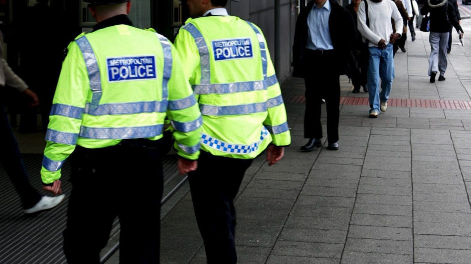 Accoltellamento in attività commerciale a Londra, due morti