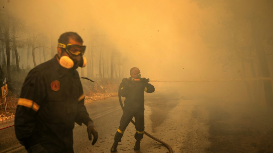 La Gr&egrave;ce &agrave; son tour frapp&eacute;e par de violents incendies et une m&eacute;t&eacute;o extr&ecirc;me