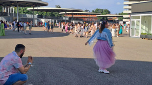 Braccialetti e brillanti, a San Siro &egrave; show nello show