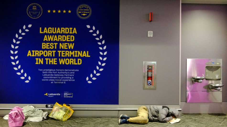 Congresso encerra 'shutdown' mais longo da história dos EUA