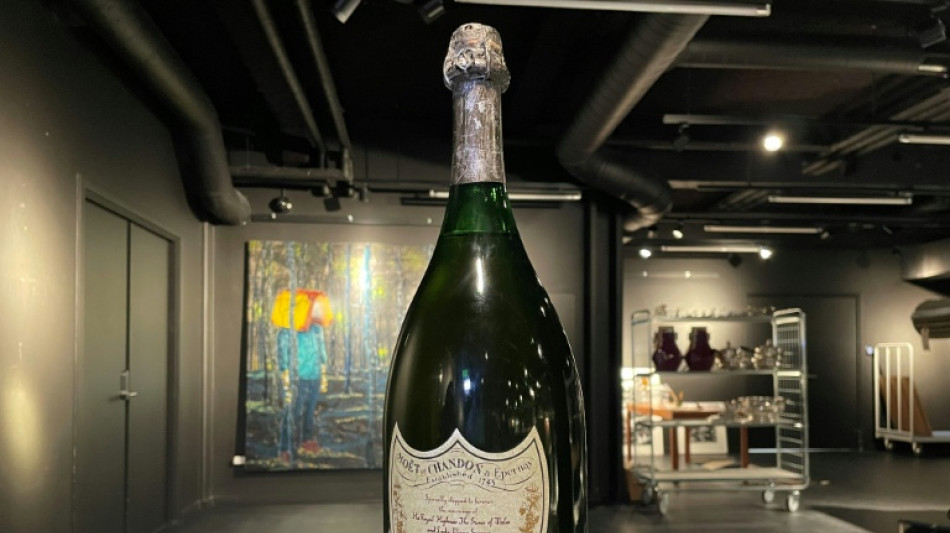 Un rare champagne du mariage de Lady Diana et du prince Charles aux enchères au Danemark