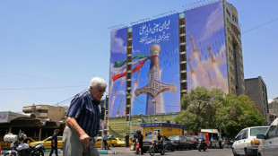 L'Iran, &agrave; nouveau bombard&eacute; par les Etats-Unis, riposte et promet de refermer Ormuz