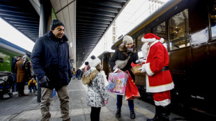 Confcooperative, un italiano su 2 pronto a riciclare doni di Natale