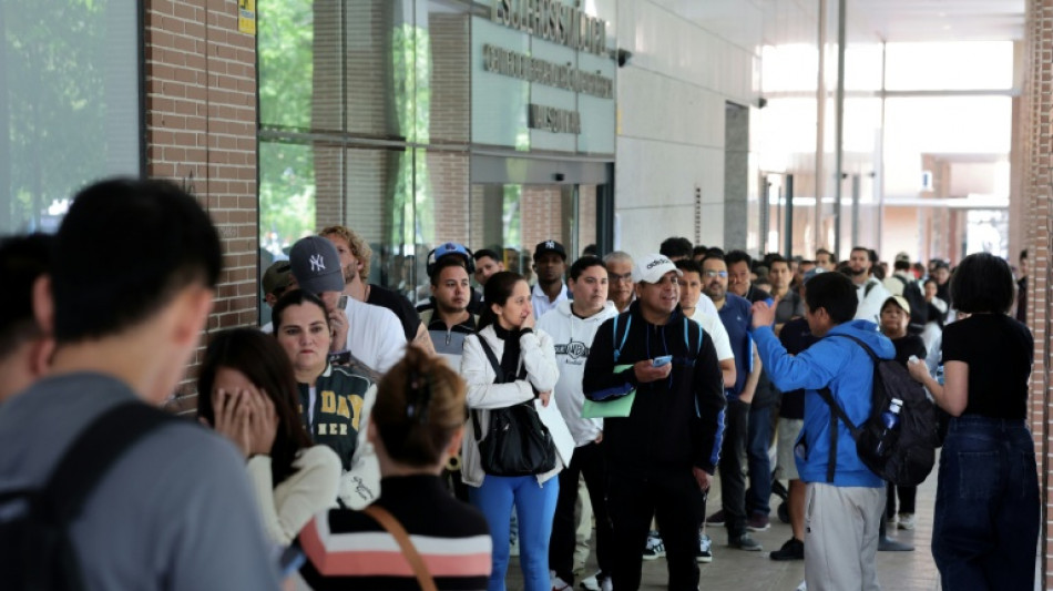 Espagne: dernier jour pour les sans-papiers candidats &agrave; la r&eacute;gularisation