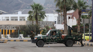 In Yemen, Hadramawt tenta di riprendere il controllo delle basi militari