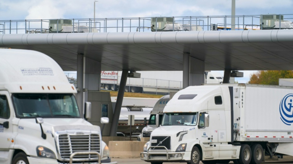Trump anuncia un aumento del 10% de los aranceles a Canad&aacute;