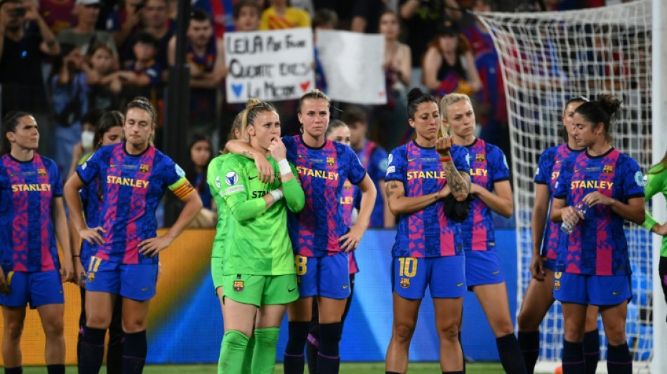 Las futbolistas de la liga espa&ntilde;ola van a la huelga por mejoras salariales