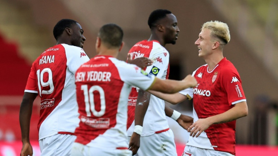Monaco vence Metz (2-1) e segue l&iacute;der da Ligue 1