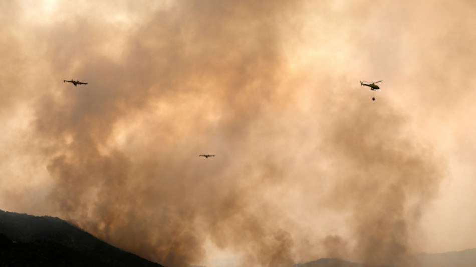Espa&ntilde;a lucha por ampliar avances contra los incendios y Francia teme por nueva ola de calor